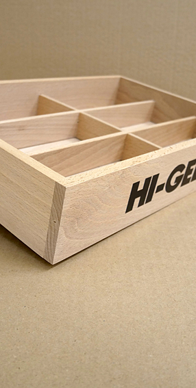 Comptoir à lunettes en bois massif pour HI-GEE