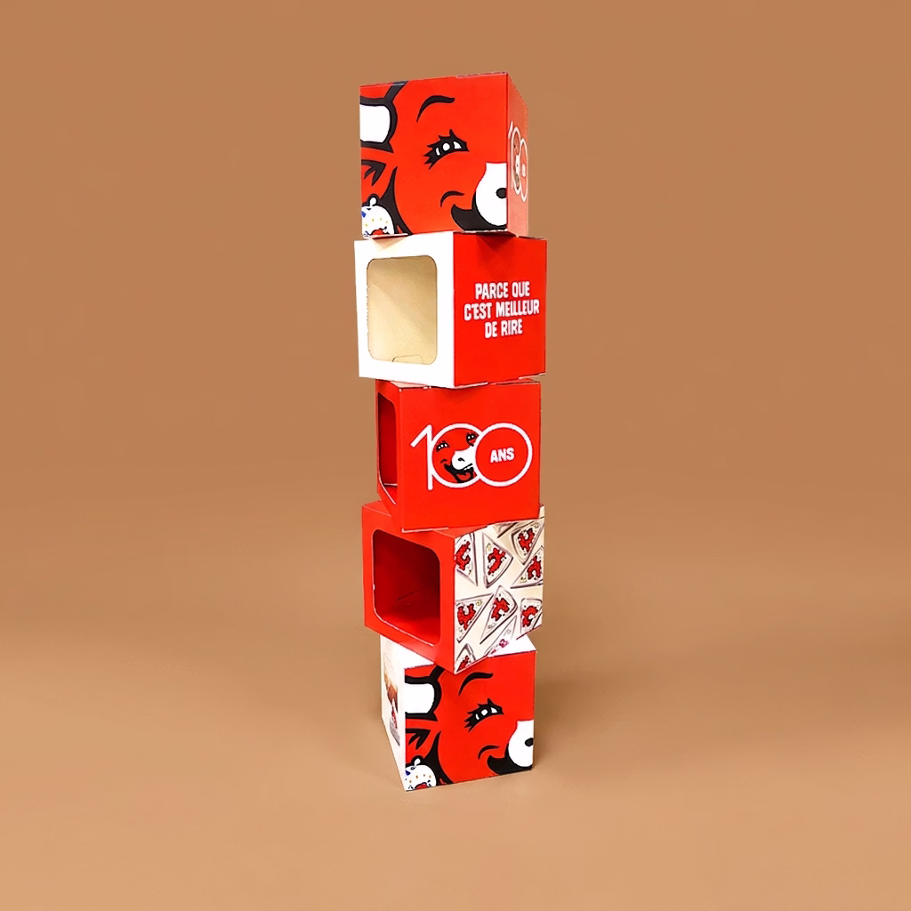 Totem carton cubes contenant